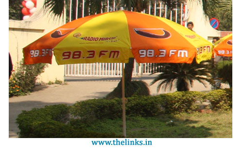 98.3FM Umbrella branding